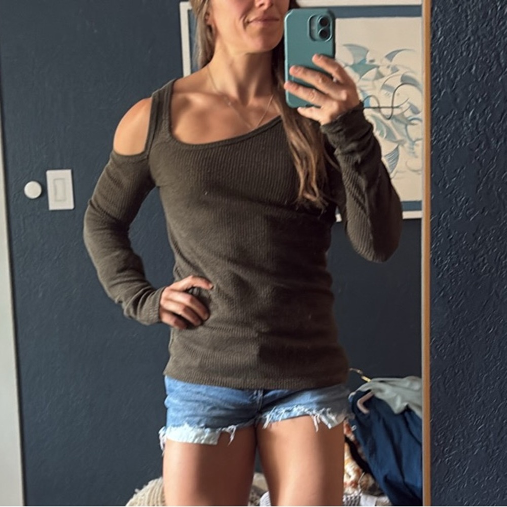 Lucky Brand Olive Long Sleeve Cold Shoulder Top